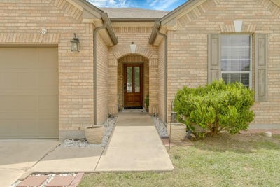 /international/us/460-waterleaf-blvd-kyle-tx-110108574408/