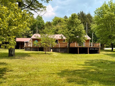/international/us/161-tamarack-road-lake-pleasant-ny-110098139983/