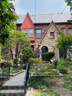 /international/us/148-13-willets-point-boulevard-whitestone-ny-110108715301/