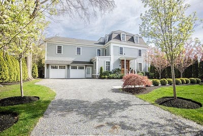 /international/us/23-catherine-street-newport-ri-110099487388/