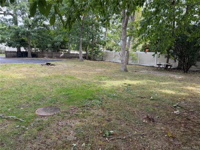 /international/us/108-hillside-road-deer-park-ny-110110333002/