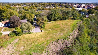 /international/us/1102-elwood-street-st-joseph-mo-110120758639/