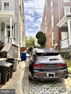/international/us/3588-indian-queen-lane-philadelphia-pa-110108507583/