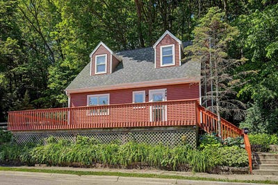 /international/us/756-dewey-avenue-galena-il-110108489661/