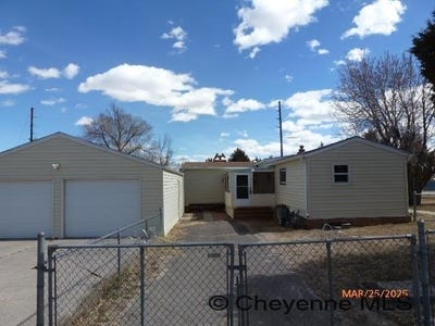 /international/us/704-e-college-dr-cheyenne-wy-110098255279/
