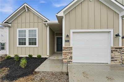 /international/us/12405-s-acacia-drive-lee-s-summit-mo-110107377445/
