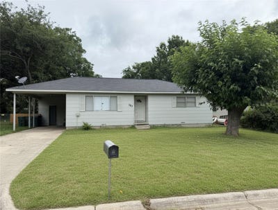 /international/us/703-walter-road-gainesville-tx-110108610670/