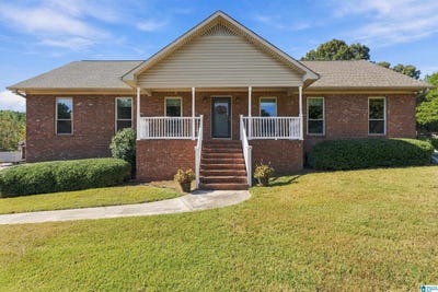 /international/us/6667-post-oak-drive-hueytown-al-110120455469/