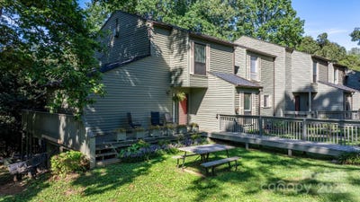 /international/us/4340-n-center-street-hickory-nc-110102058921/