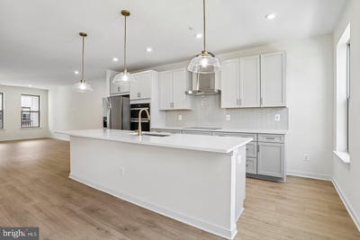 /international/us/19748-misty-moss-square-ashburn-va-110120806765/