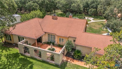 /international/us/166-post-oak-bend-inez-tx-110101028316/