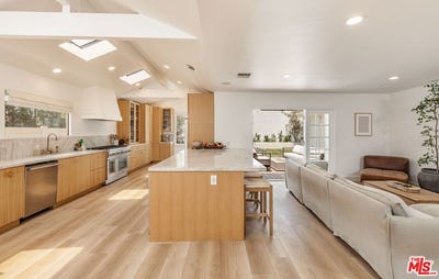 /international/us/13035-rose-ave-los-angeles-ca-110100984769/?lang=en