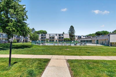 /international/us/4320-melody-lane-madison-wi-110108399427/