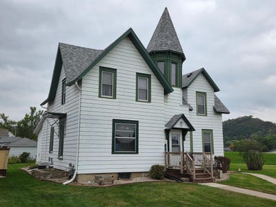 /international/us/201-e-rushford-avenue-rushford-mn-110120093782/