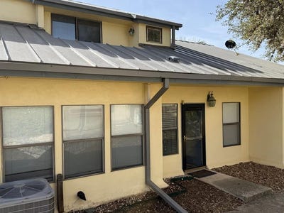 /international/us/220-11-e-riverhill-club-lane-kerrville-tx-110105849604/