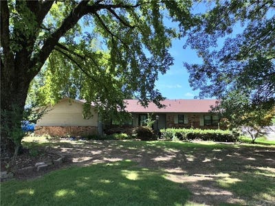 /international/us/2605-w-commercial-street-ozark-ar-110108450790/