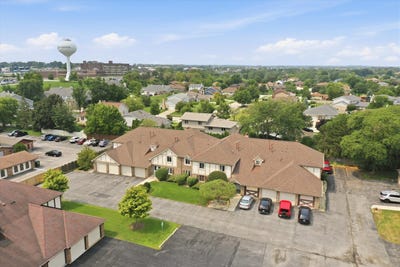 /international/us/15724-orlan-brook-drive-orland-park-il-110109803233/