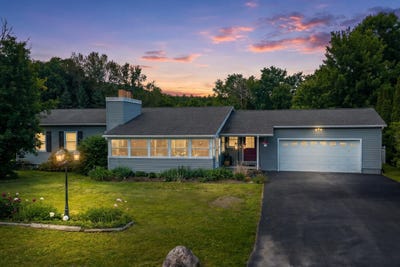 /international/us/16-cedar-hill-drive-schroon-lake-ny-110108936136/