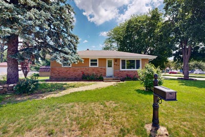 /international/us/923-gail-place-fort-atkinson-wi-110109035102/