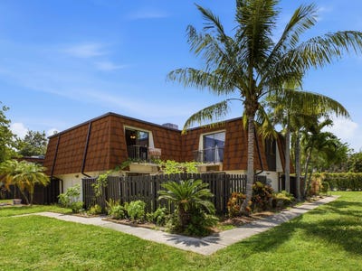 /international/us/2248-white-pine-circle-greenacres-fl-110110255900/