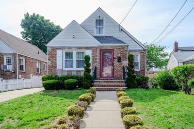 /international/us/58-n-montgomery-street-valley-stream-ny-110108576016/