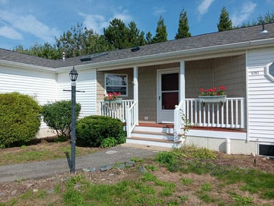 /international/us/6202-oak-point-drive-middleborough-ma-110120104383/