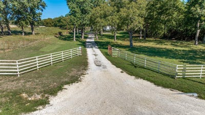 /international/us/3187-county-road-343-forestburg-tx-110120559807/