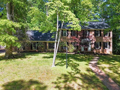 /international/us/105-dogwood-lane-radford-va-110108075845/