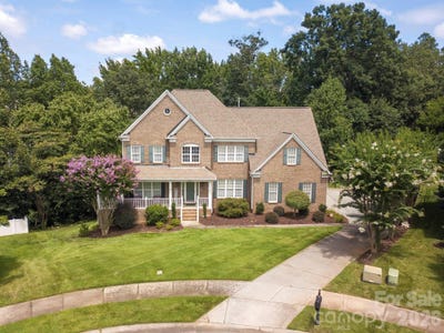 /international/us/2652-bedford-place-nw-concord-nc-110107277220/