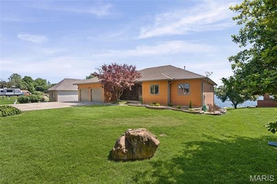 /international/us/672-monaco-drive-edwardsville-il-110108068052/