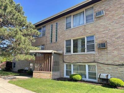 /international/us/8046-s-pulaski-road-chicago-il-110108394945/