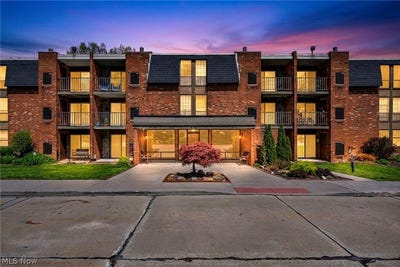 /international/us/4183-columbia-road-north-olmsted-oh-110107635343/