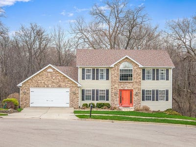 /international/us/2072-charnwood-machesney-park-il-110098671583/