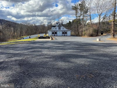 /international/us/12055-john-marshall-highway-markham-va-110105336136/