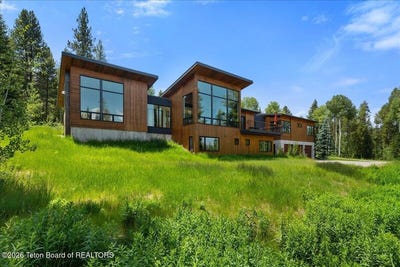 /international/us/3650-w-highland-trail-jackson-wy-110107939158/