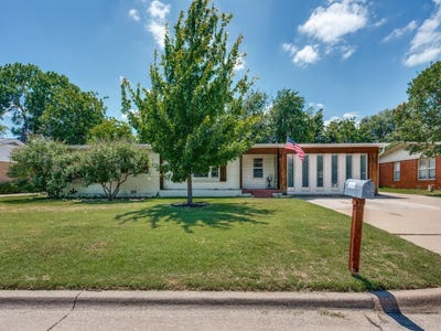/international/us/1218-warden-street-benbrook-tx-110108918567/