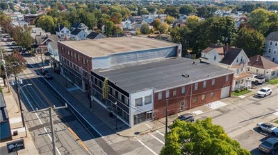 /international/us/245-warren-avenue-east-providence-ri-110120037088/