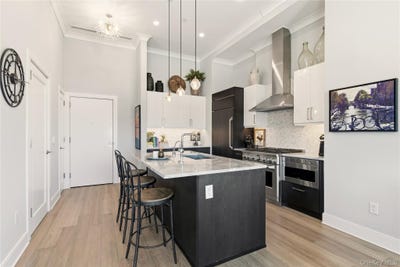 /international/us/100-garvies-point-road-glen-cove-ny-110105269245/