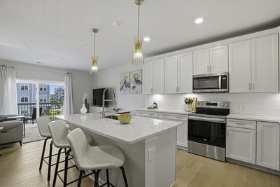 /international/us/2-codman-way-westborough-ma-110108629989/