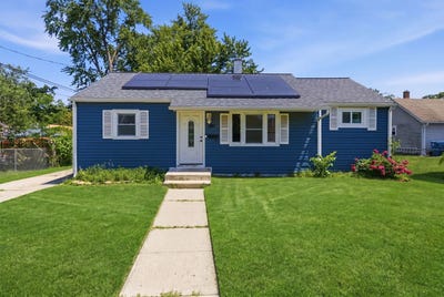 /international/us/361-trask-street-aurora-il-110108388729/