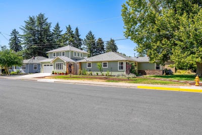 /international/us/606-ne-dean-drive-grants-pass-or-110100517269/