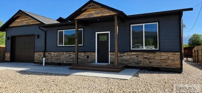 /international/us/714-idaho-avenue-salmon-id-110108344636/