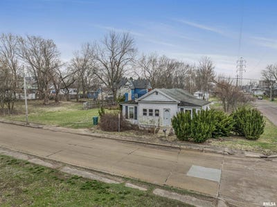 /international/us/190-laurel-avenue-galesburg-il-110106812345/