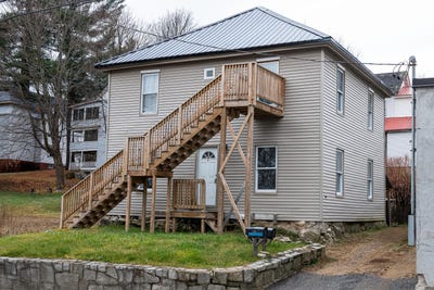 /international/us/129-washington-street-rumford-me-110107401700/