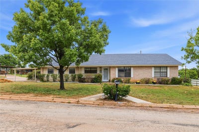 /international/us/908-w-2nd-street-coleman-tx-110109419207/