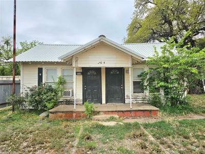 /international/us/704-s-2nd-street-bangs-tx-110096812191/