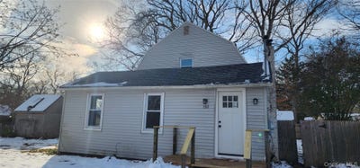 /international/us/192-cypress-drive-mastic-beach-ny-110108957287/