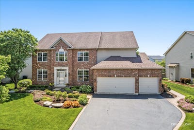 /international/us/390-bloomfield-circle-e-oswego-il-110108346567/