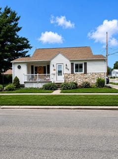 /international/us/305-pine-street-reinbeck-ia-110108796194/