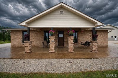 /international/us/10076-puckett-road-potosi-mo-110108172372/